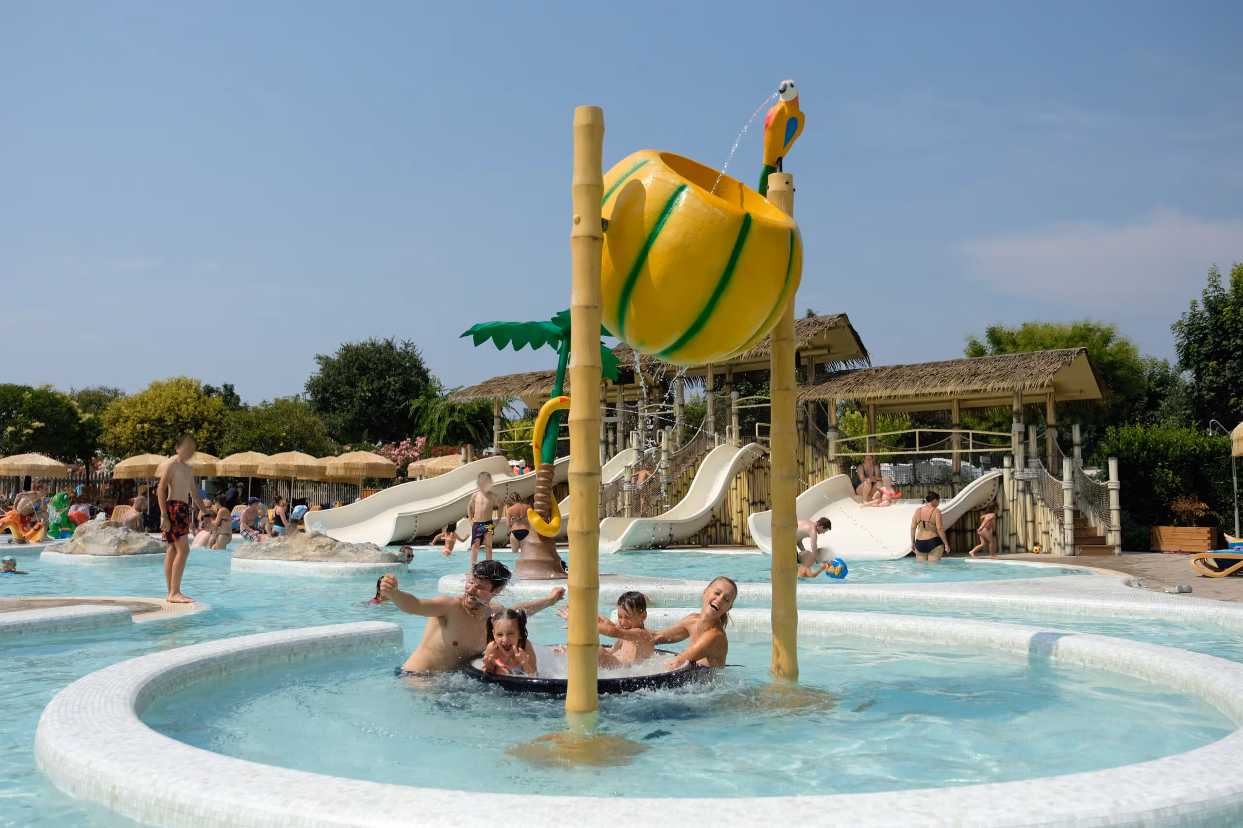 Kinderwaterpark met ondiep bad in de Virgilio-zone van Camping Piani di Clodia
